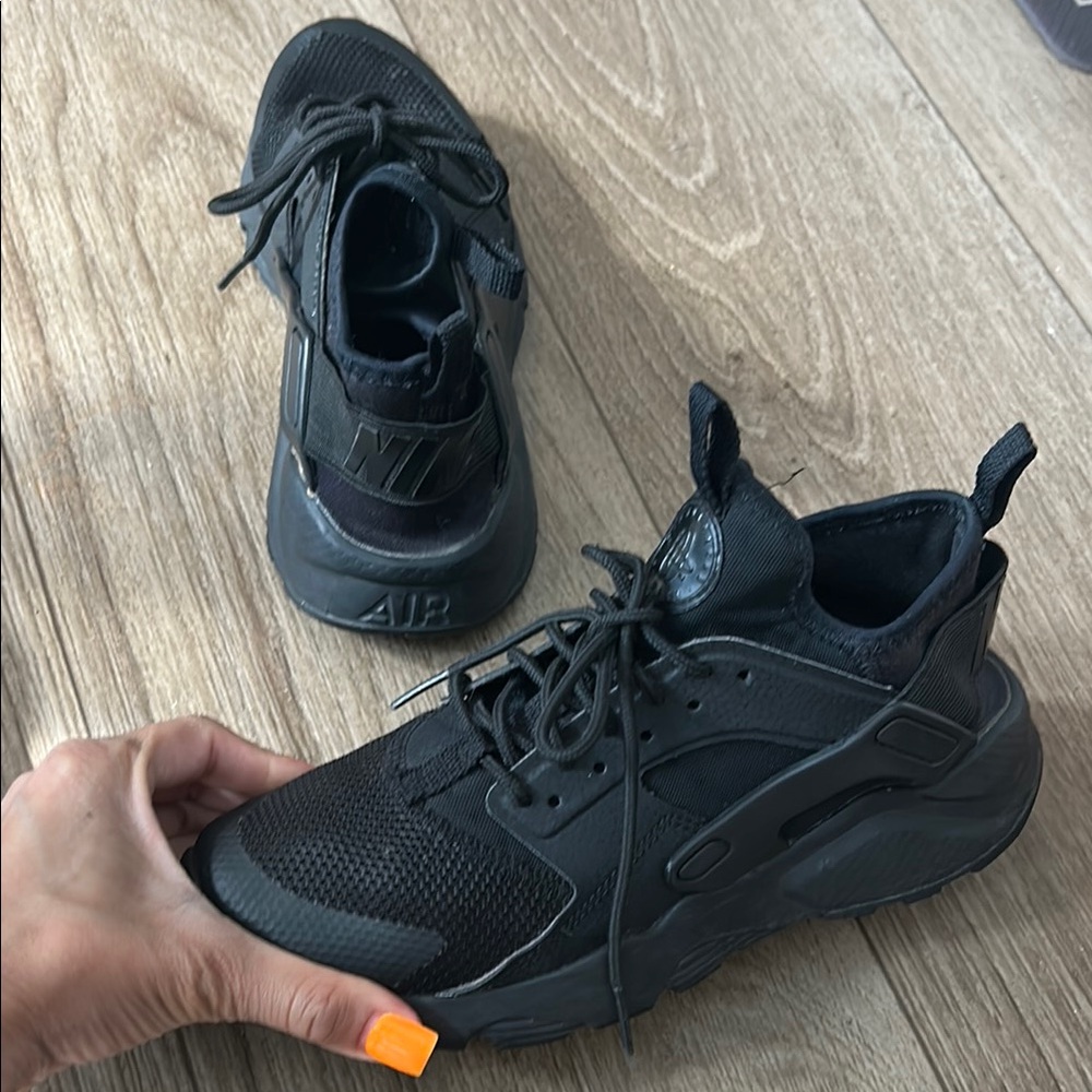 Nike Huarachi Sneaker